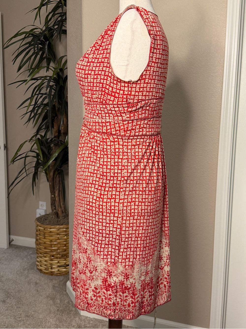 Max Studio Red and White Sleeveless V-Neck Mini Dress - Picture 3 of 7